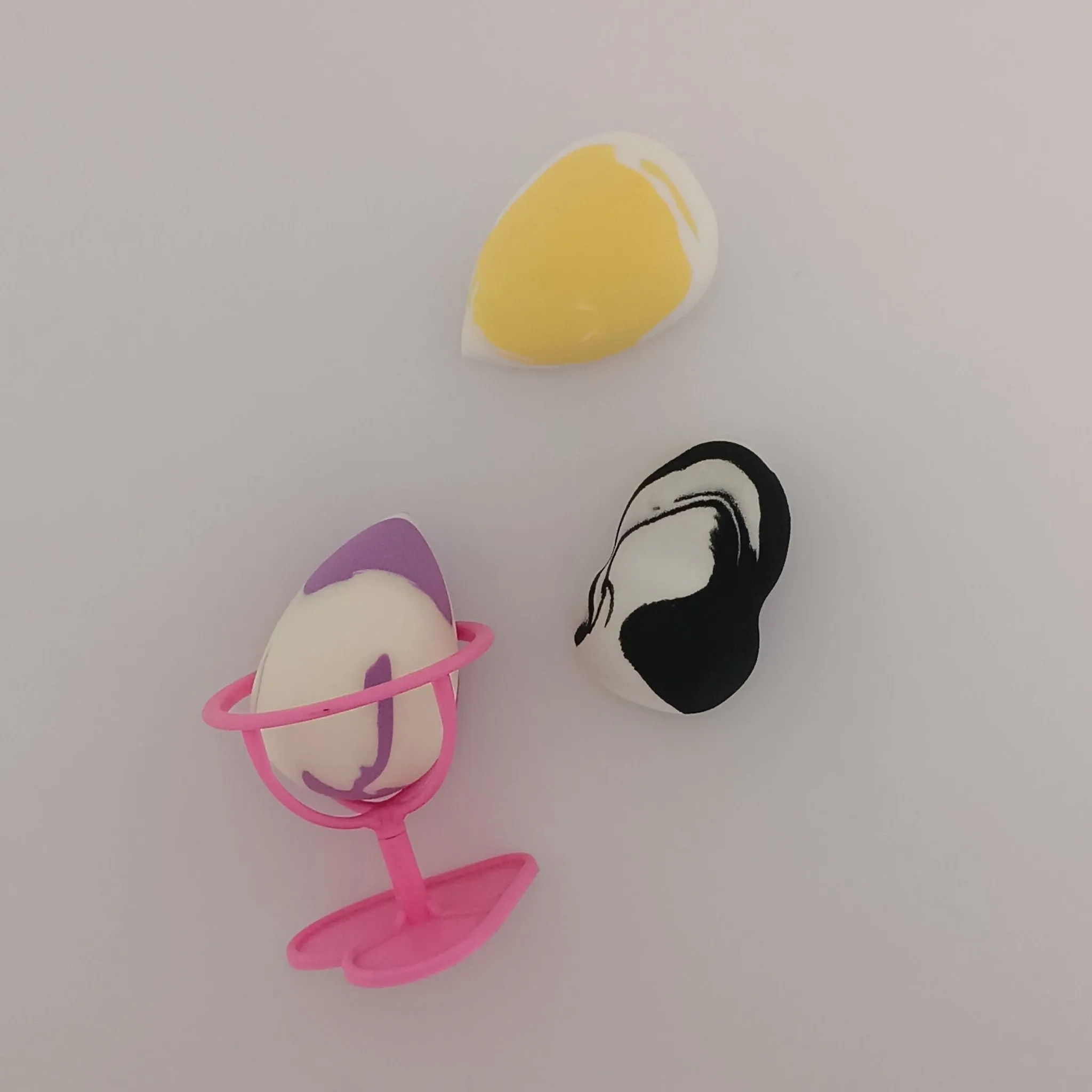 Beauty Blender Makeup Sponge - Flawless, Streak-Free Application for Every Look
