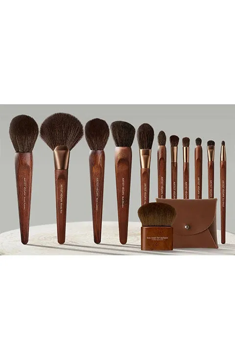 [too cool for school] Artist Vegan Powder Fan Brush